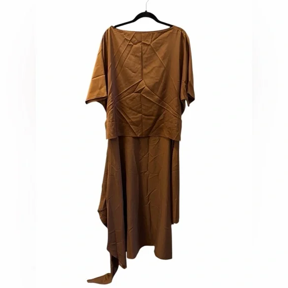 Elegant Brown Dress - Picture 2 of 3